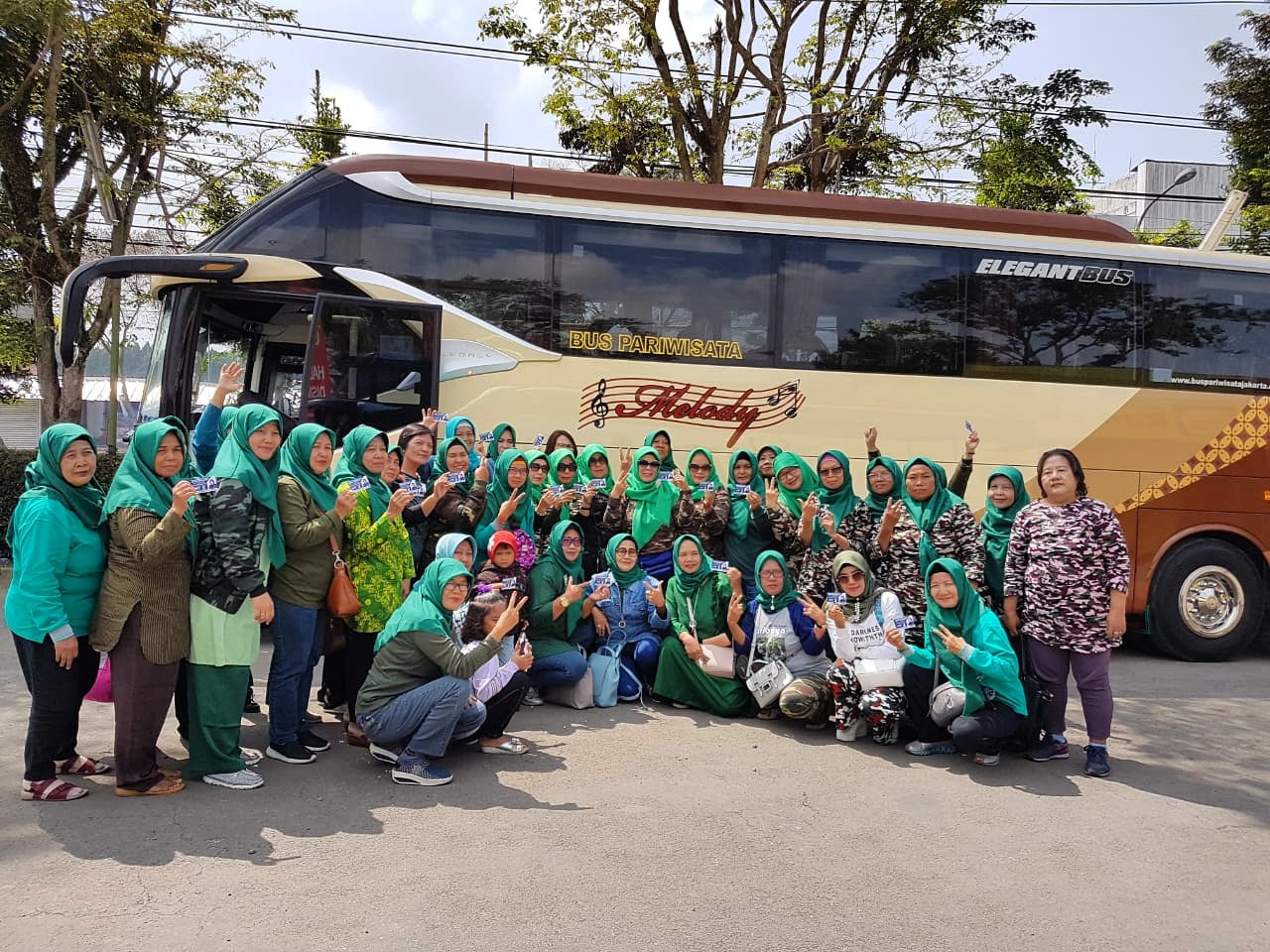 sewa bus pariwisata